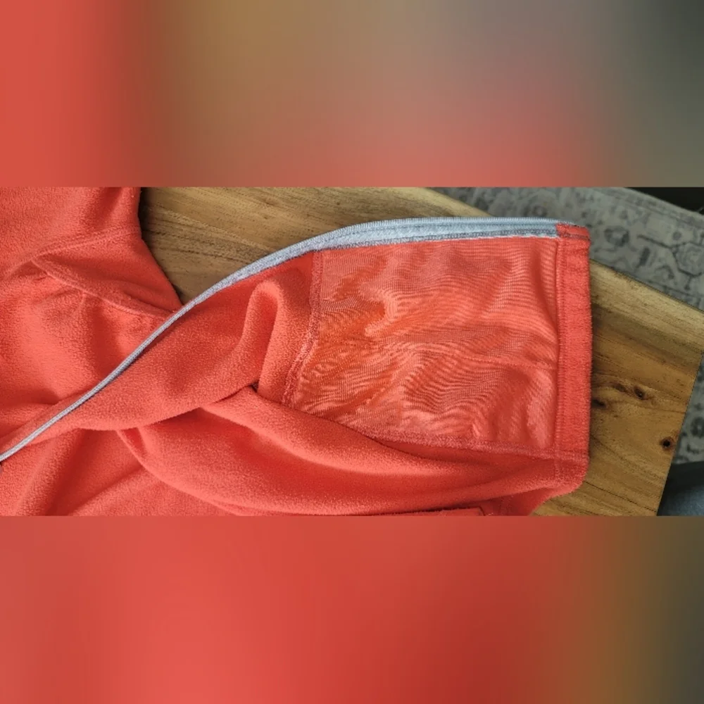 The North Face fleece jacket- Women Small Coral Hood - Picture 5 of 6